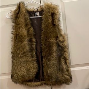 Faux Fur Vest by DIVIDED Size XS
